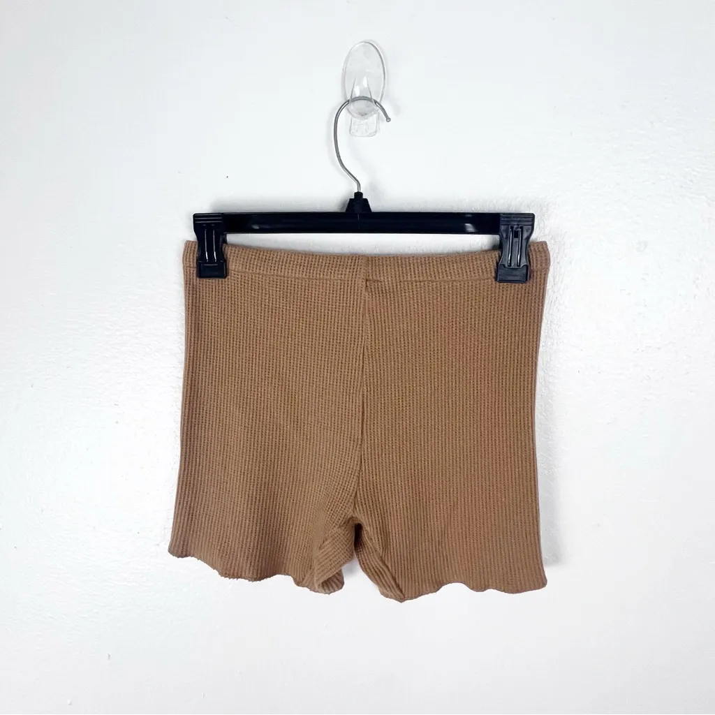 SKIMS Camel Waffle Knit Lightweight Casual Shorts, Size Medium - Image 2