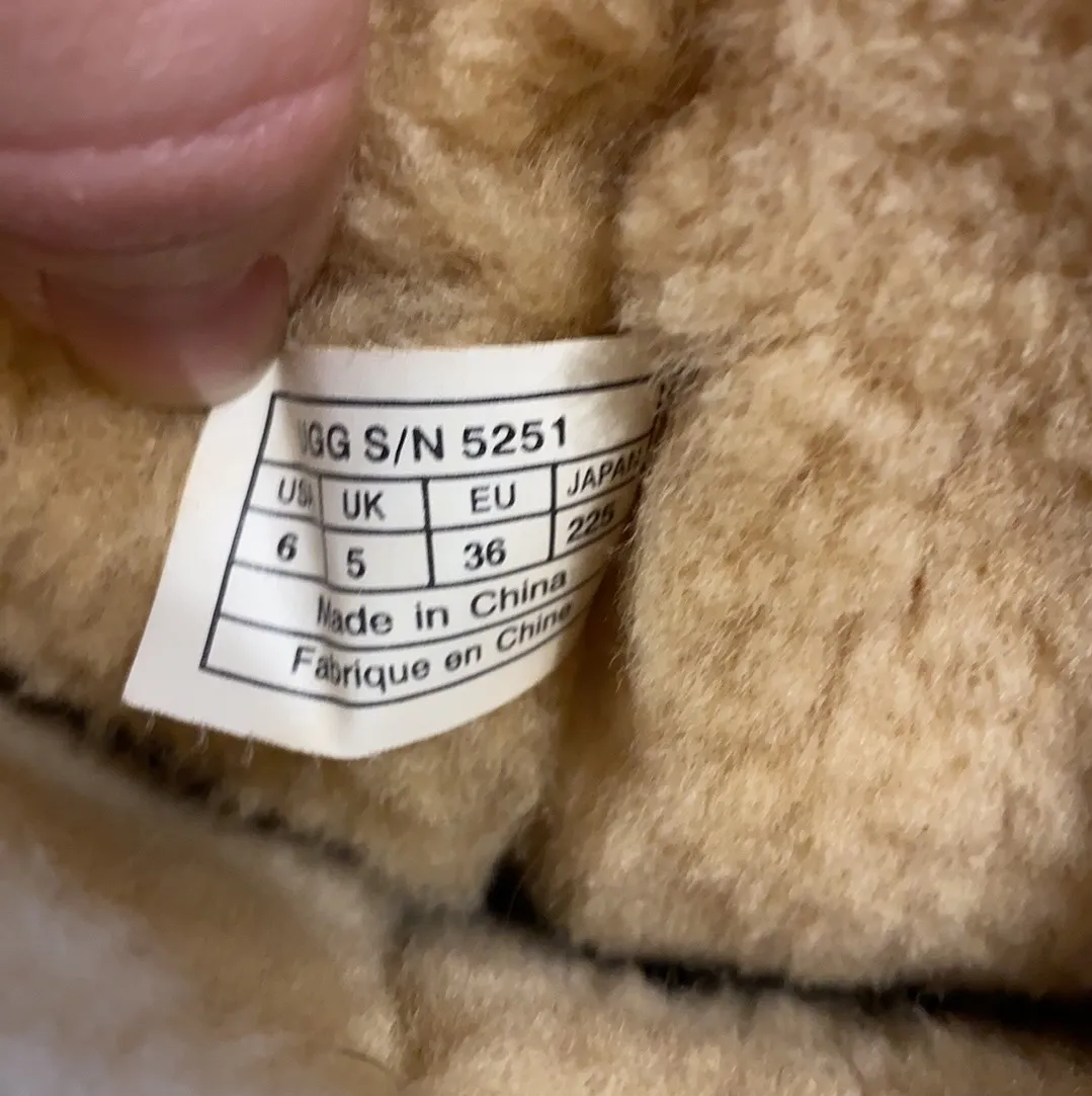 UGG short classic boots (6) chestnut tan light brown winter GUC - Image 9