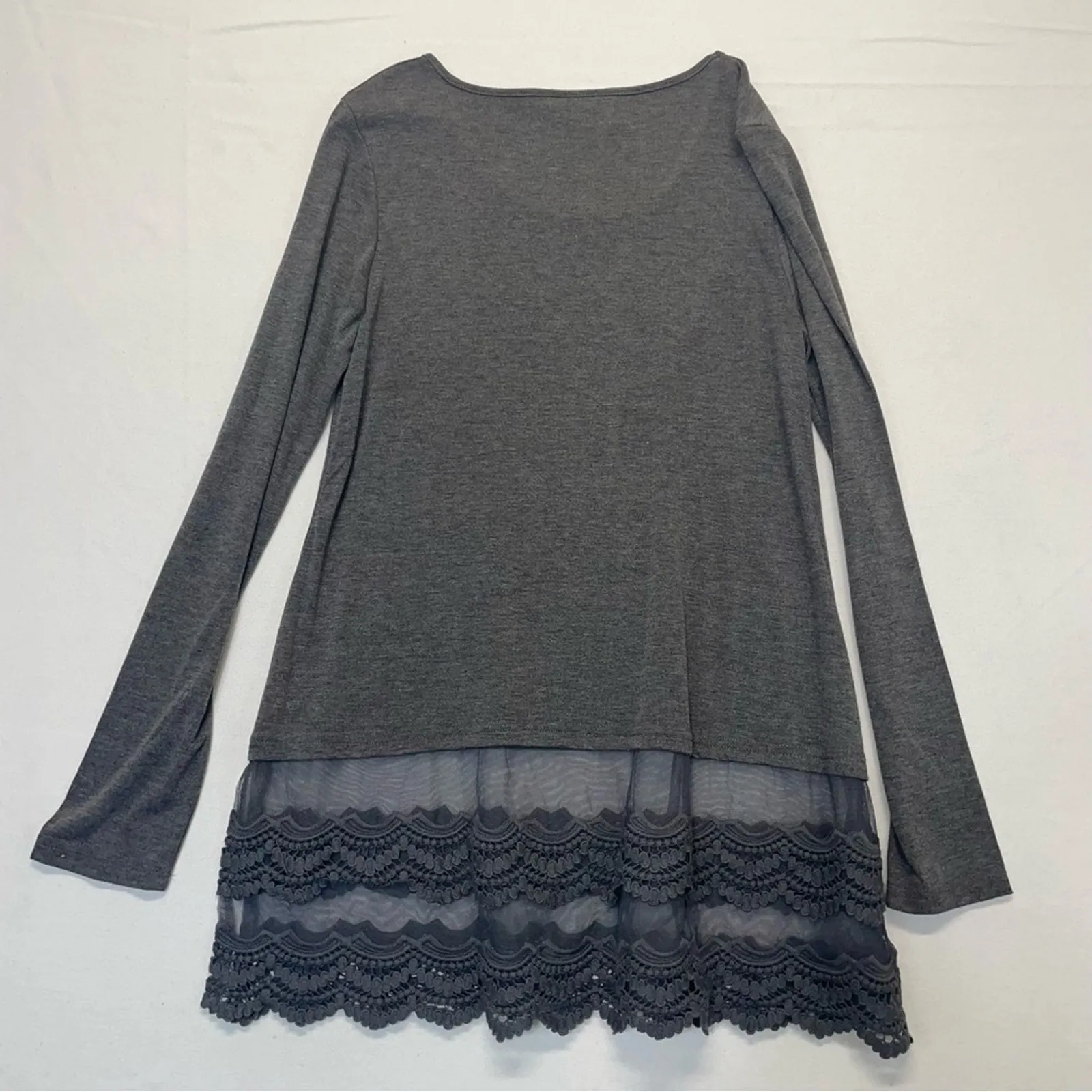 Winter Lennon Gray Lace Tunic Top Women’s Size Large long sleeve boho - Image 3