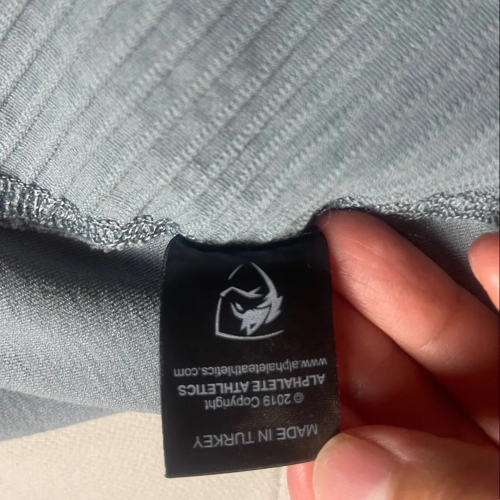 Alphalete Women's Light gray Crop Top - Image 6