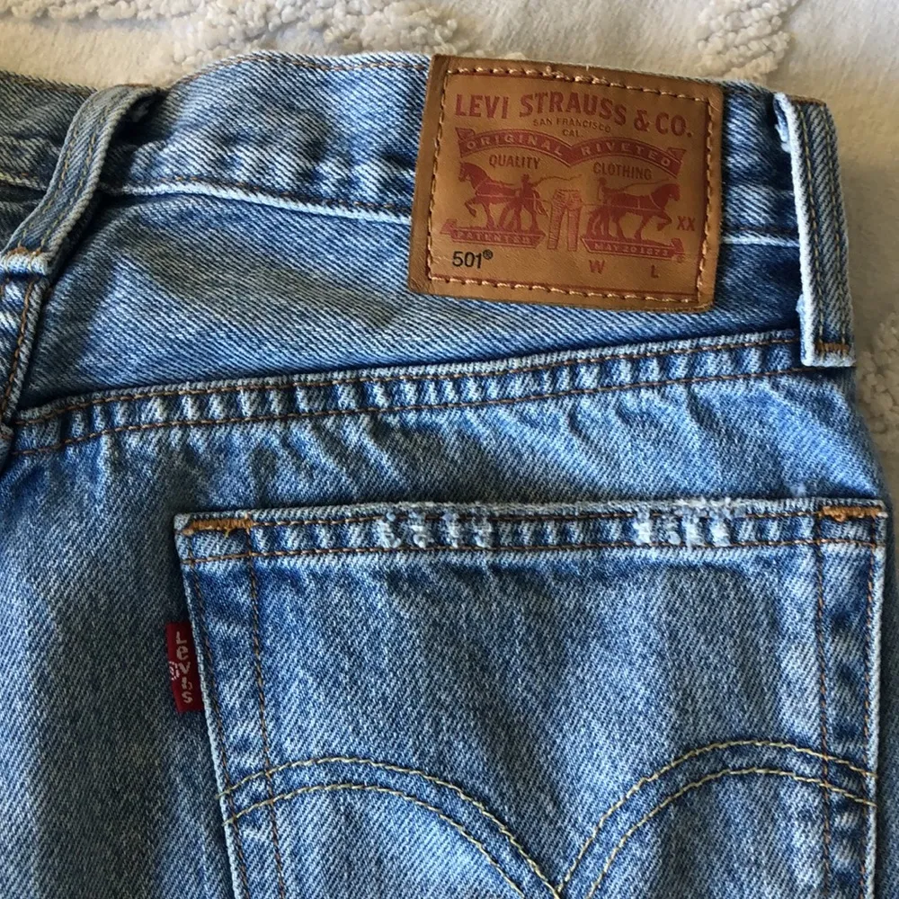 Women’s Levi’s 501 jeans - Image 3