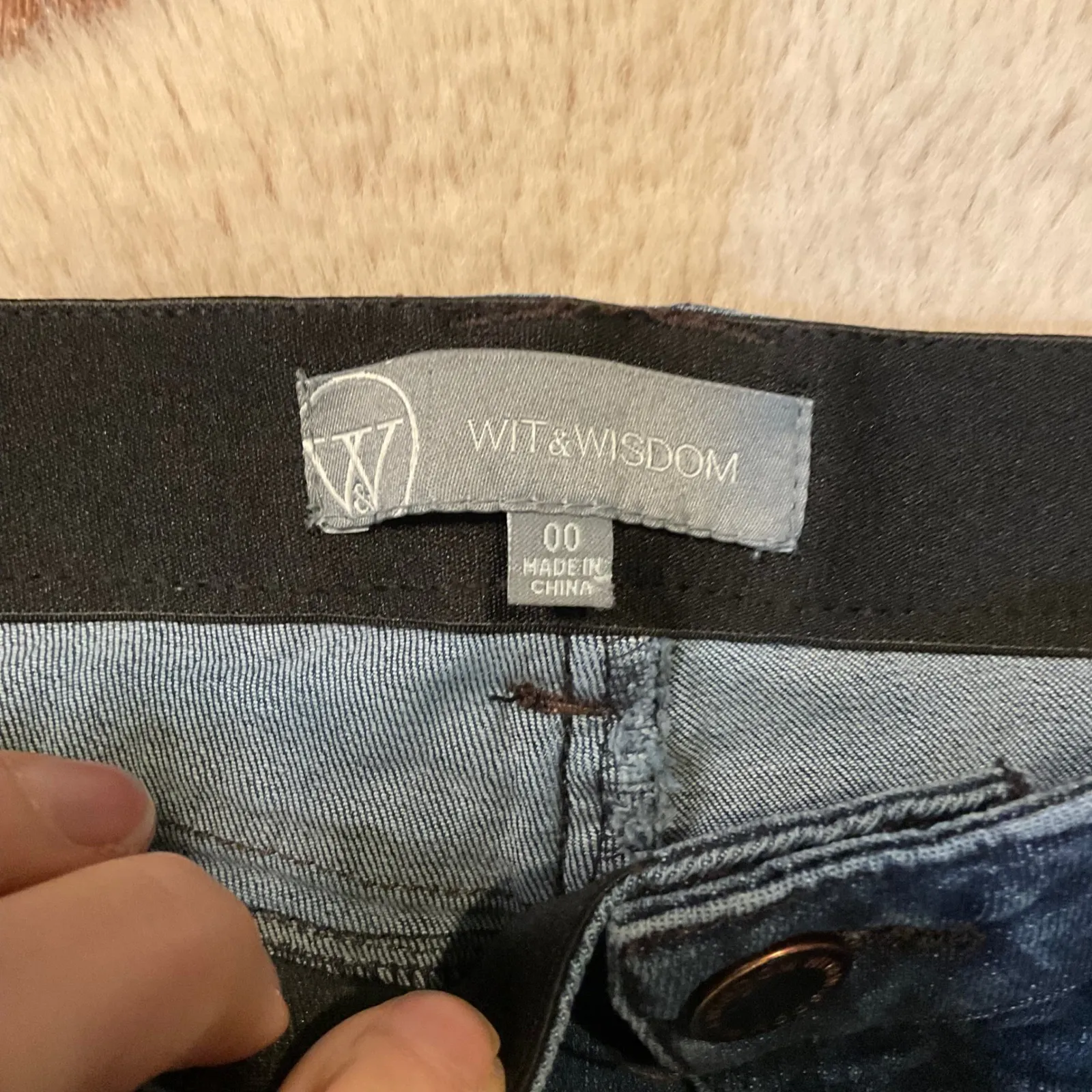 Wit & Wisdom Denim Jeans Size 00 Comfort Band Raw Hem Bootcut Dark Wash Womens Blue - Image 2