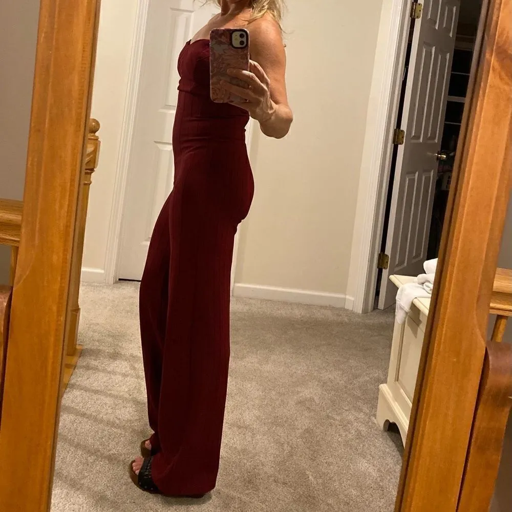 Forever 21 Sleeveless Burgundy Jumpsuit Size Small - Image 2
