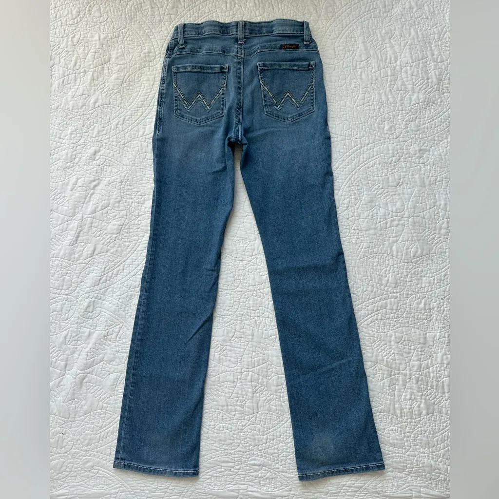 WRANGLER ULTIMATE RIDING JEAN WILLOW MID-RISE BOOTCUT Medium Wash - Image 2
