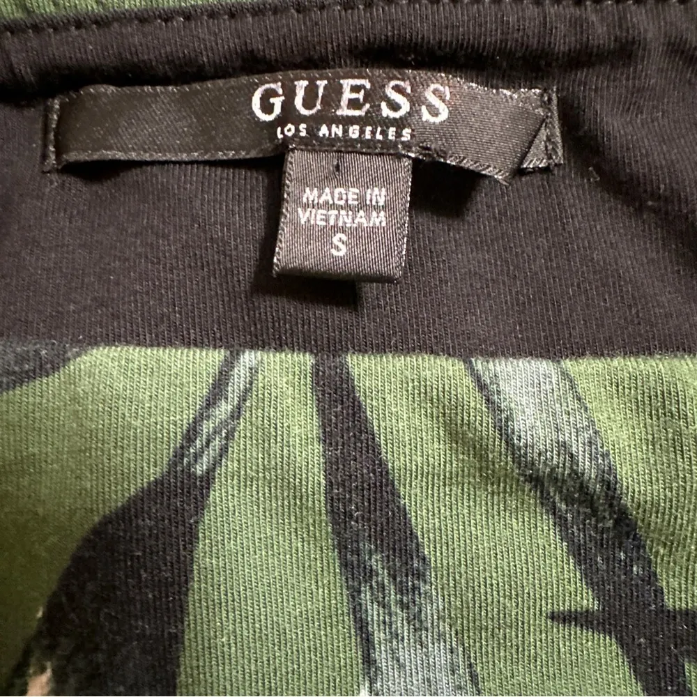 EUC small Guess mini pull on skirt - Image 3