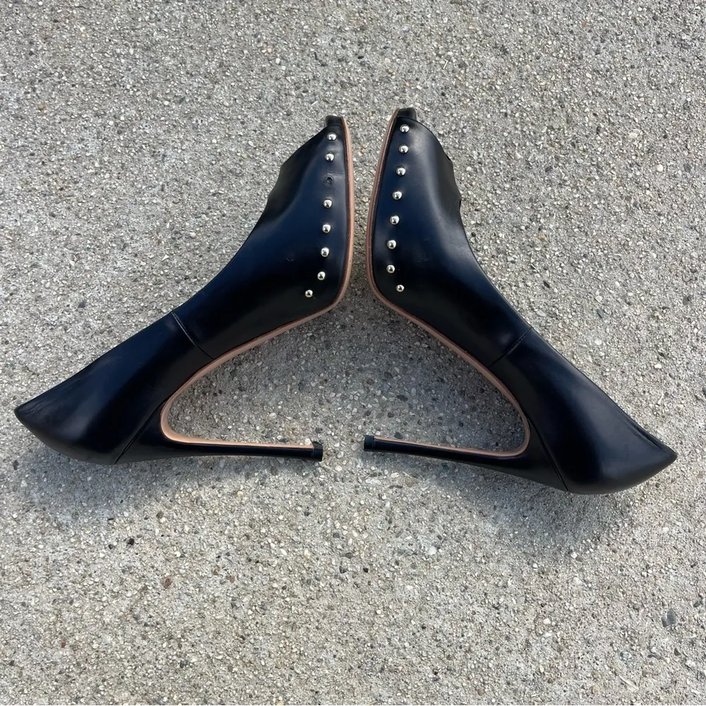 Gianvito Rossi Peep Toe Pumps in Black Leather size 41 - Image 8