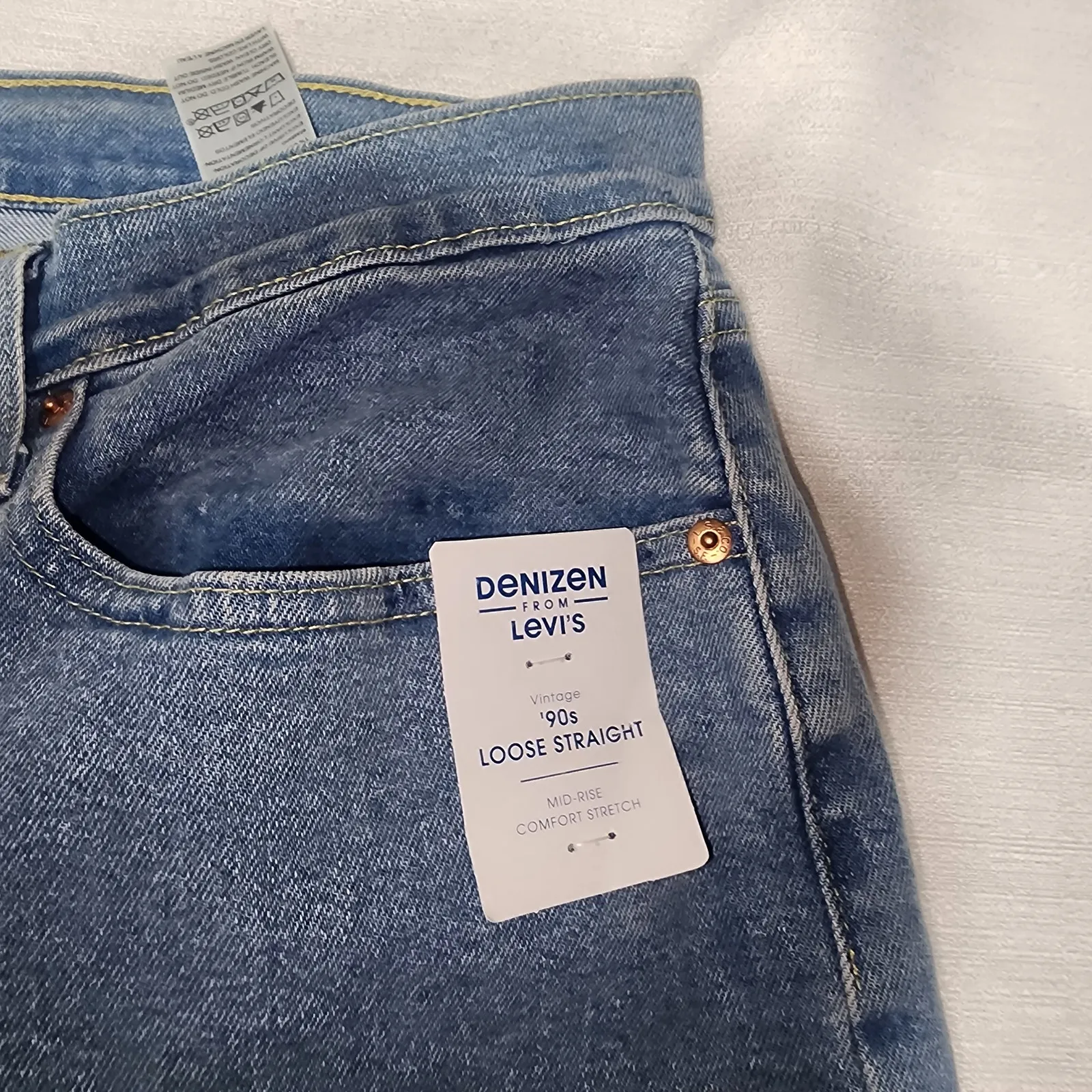 Denizen from Levi's 90"s loose straight waist 33'' length 41'' women's - Image 4