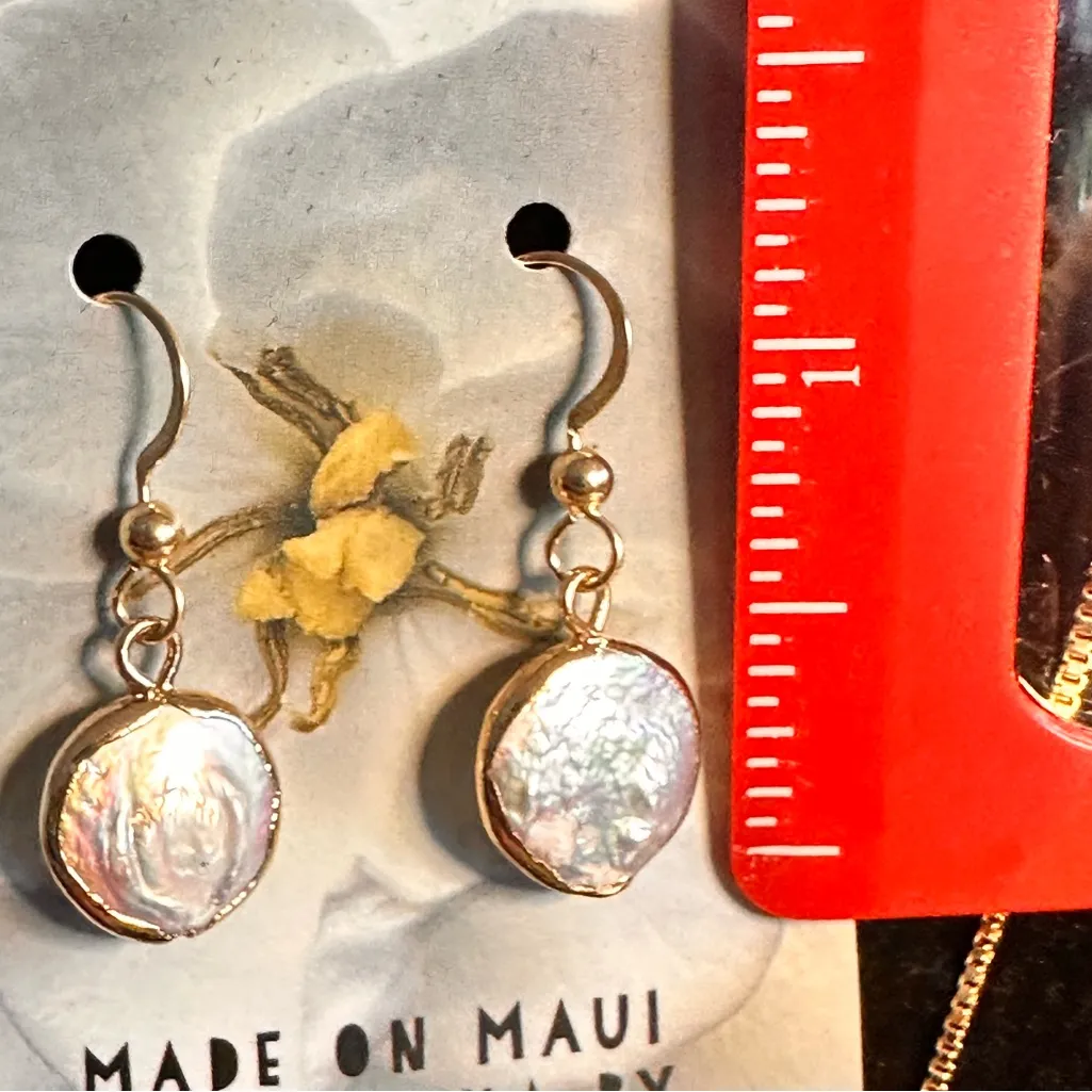 Beautiful Gold Filled 24k Electroplated Button Pearl Handmade Dangle Earrings - Image 3