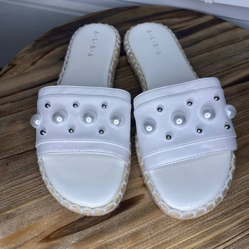 Alda white pearl/beaded slides Size 6 - Image 3
