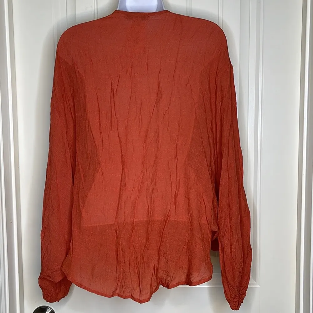 NWT! Favlux Rust Lightweight Blouse Size Medium - Image 3