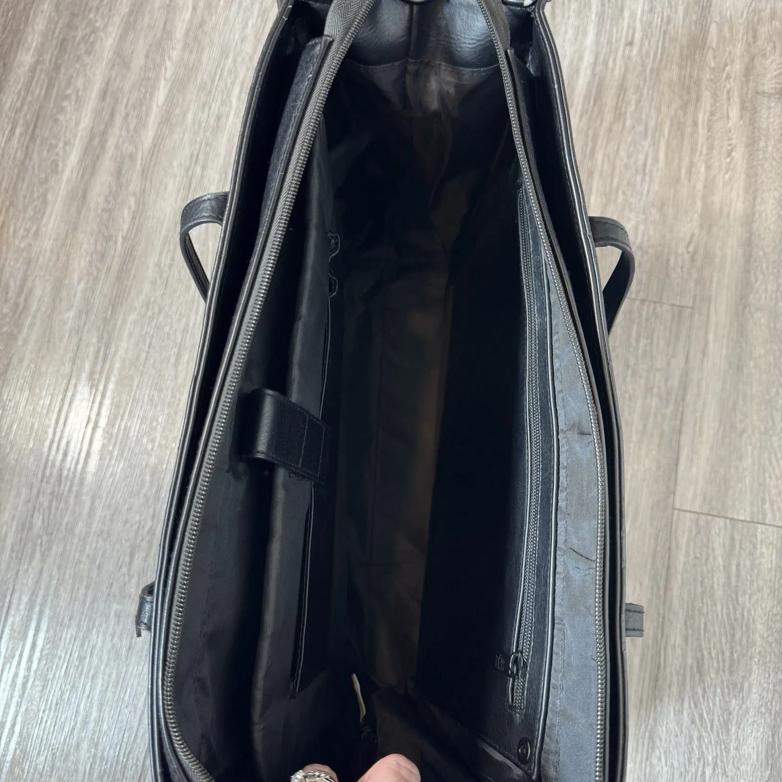 Beis The Large Work Tote Black Faux Leather Vegan Classic Upscale Minimalist 17” - Image 8