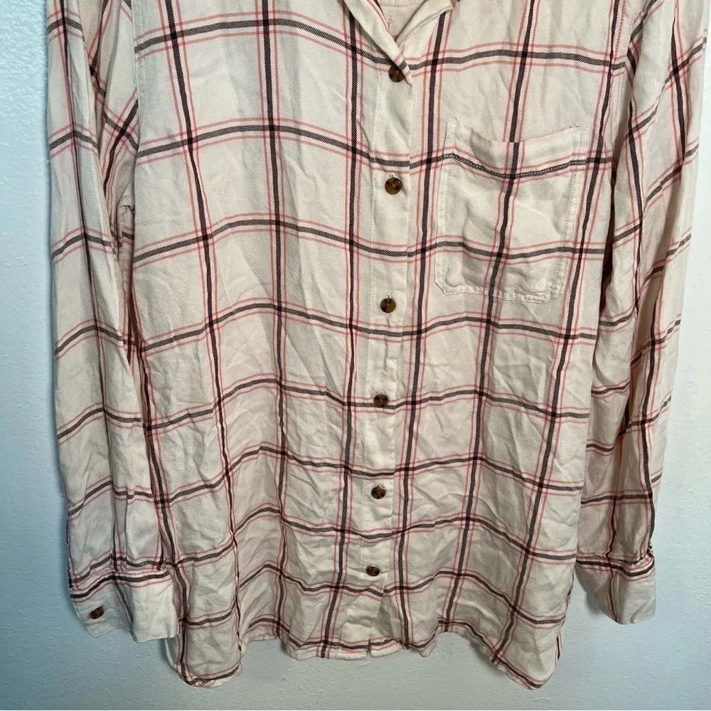 Old Navy Button Down Flannel Shirt Cream Plaid - Image 6