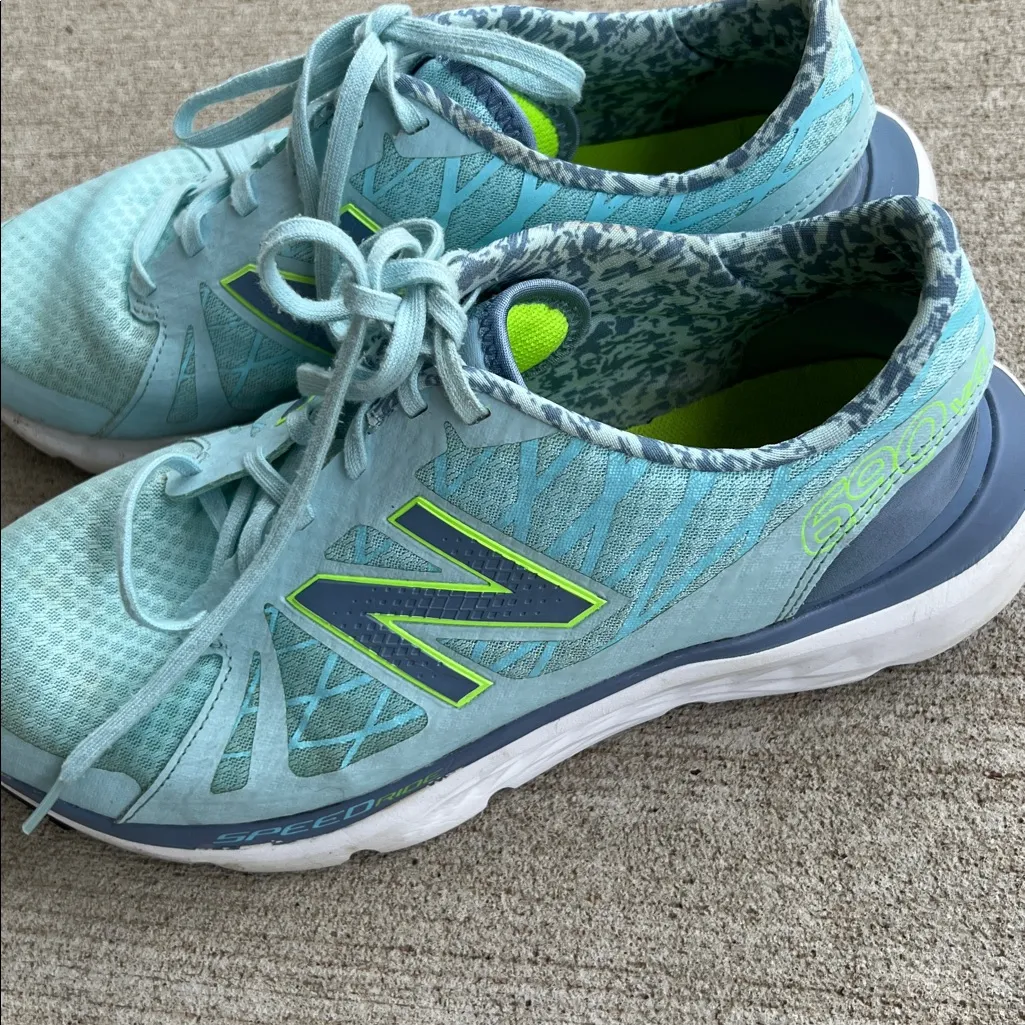 New Balance 690 Running Aqua Sneakers - Image 6