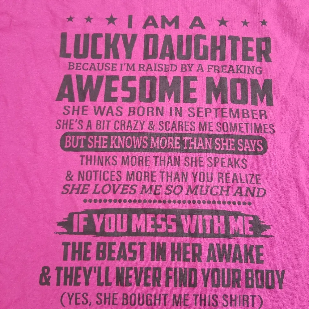 Gildan Awesome Mom T-shirt Fuchsia Size Medium - Image 3