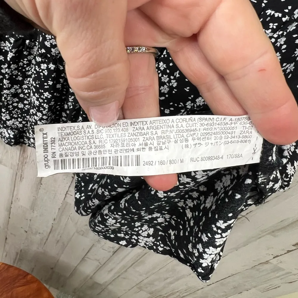 Zara Women's Black and White Floral Mini Dress Size M Flowy Long Sleeves - Image 9