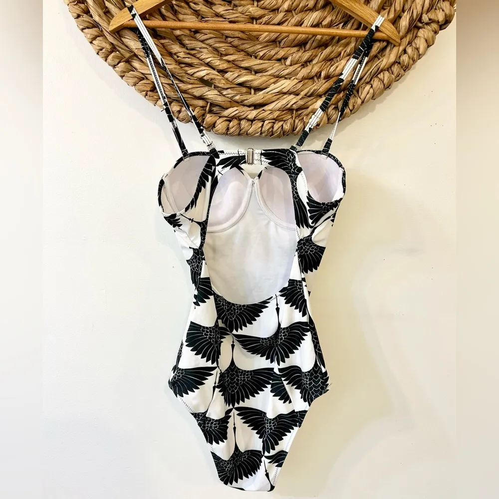Black and White Japanese Crane Print One Piece Swimsuit Size Medium - Image 5