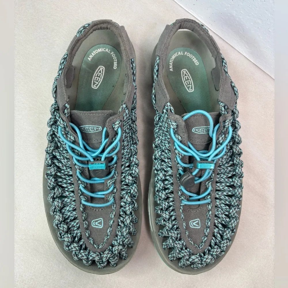 Keen 9 Women's Bungee Sandals in Gray and Turquoise Blue - Image 5