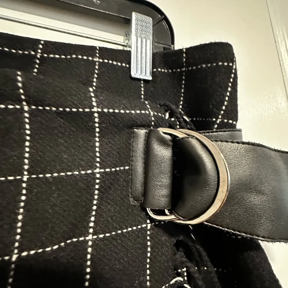 David N Wool Blend Black Windowpane Wrap Skirt Faux Leather Fringe Detail. 10. - Image 12