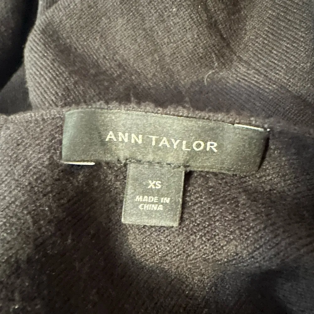 Ann Taylor Mock Neck Black Sweater Cutout Elbow Sleeve XS - Image 5