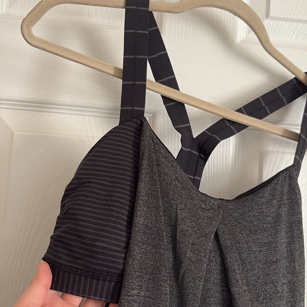 Lululemon Rest Less Tank Heather Gray/Black Built in Sports Bra Tanktop Size 8 - Image 4