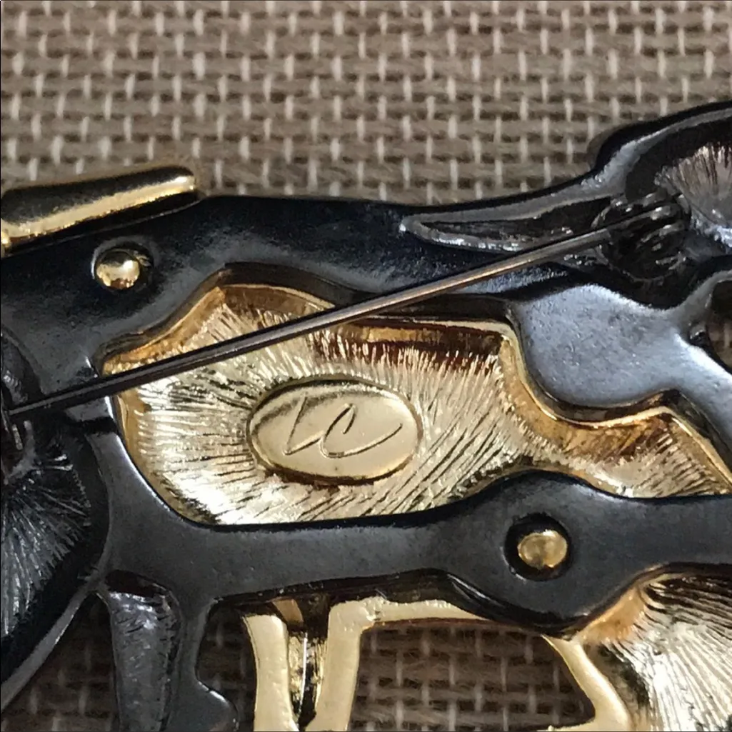 Liz Claiborne  Cats Brooch - Image 3