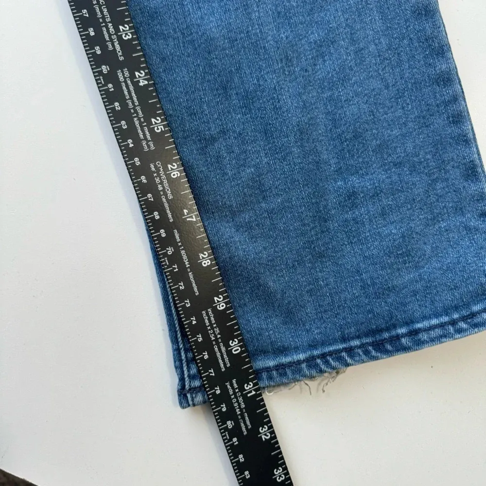 Old‎ Navy Mid Rise Boot Cut Jeans Size 6 - Image 6