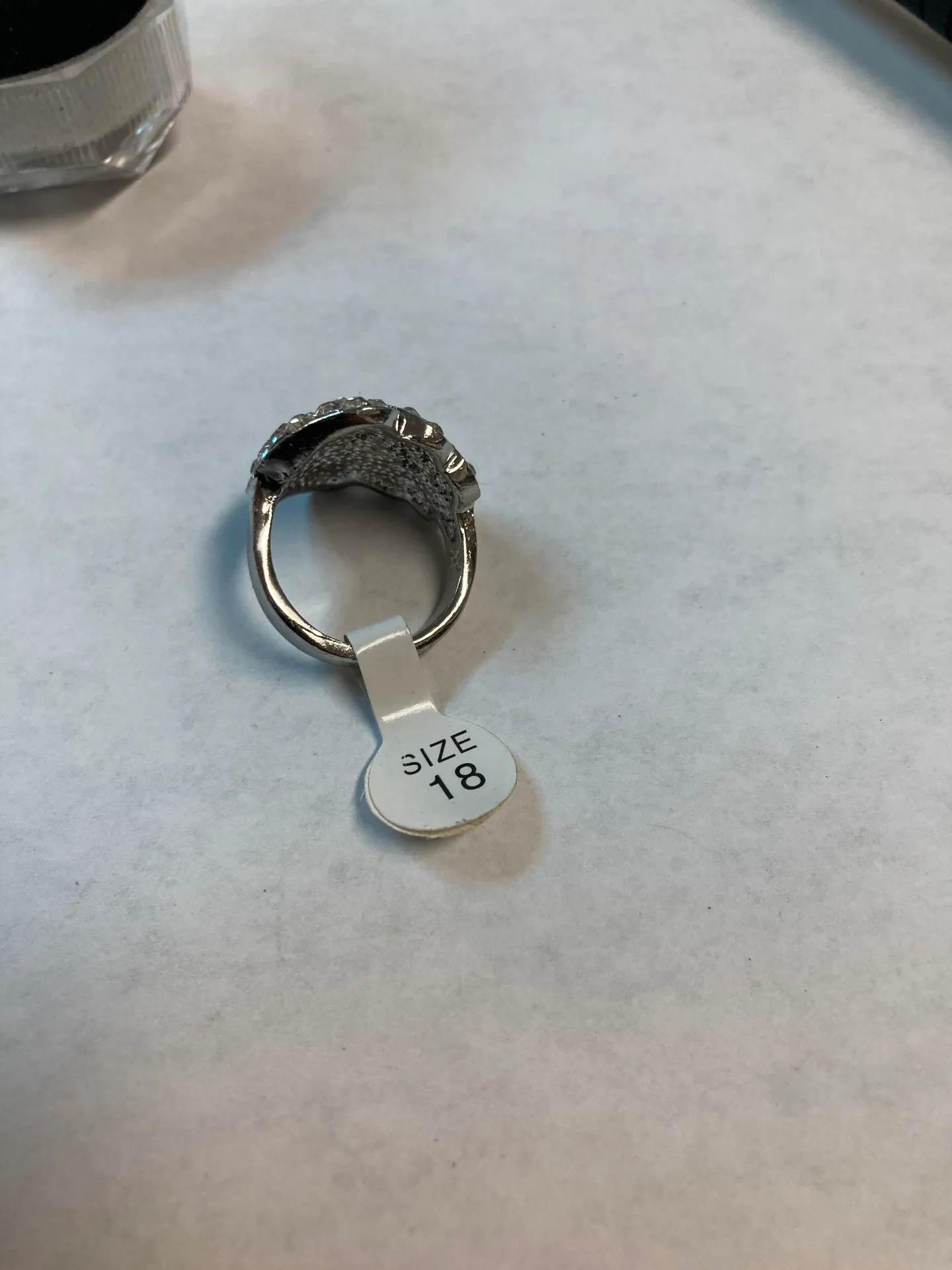 Crystal Stone Woman Ring size 7.5❤️ Silver - Image 2