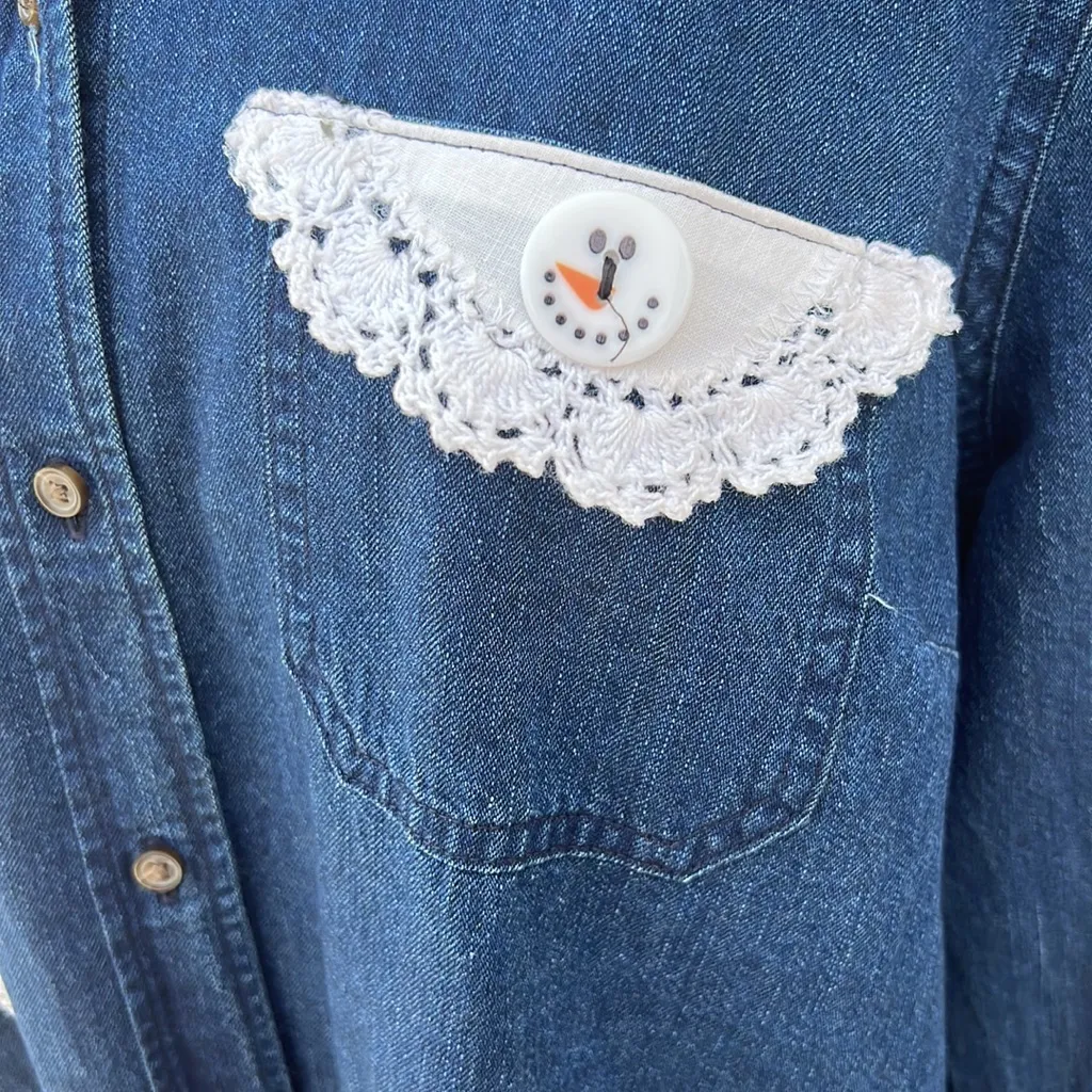 Old Navy’s “The Classic Shirt”With snowman prints - Image 3