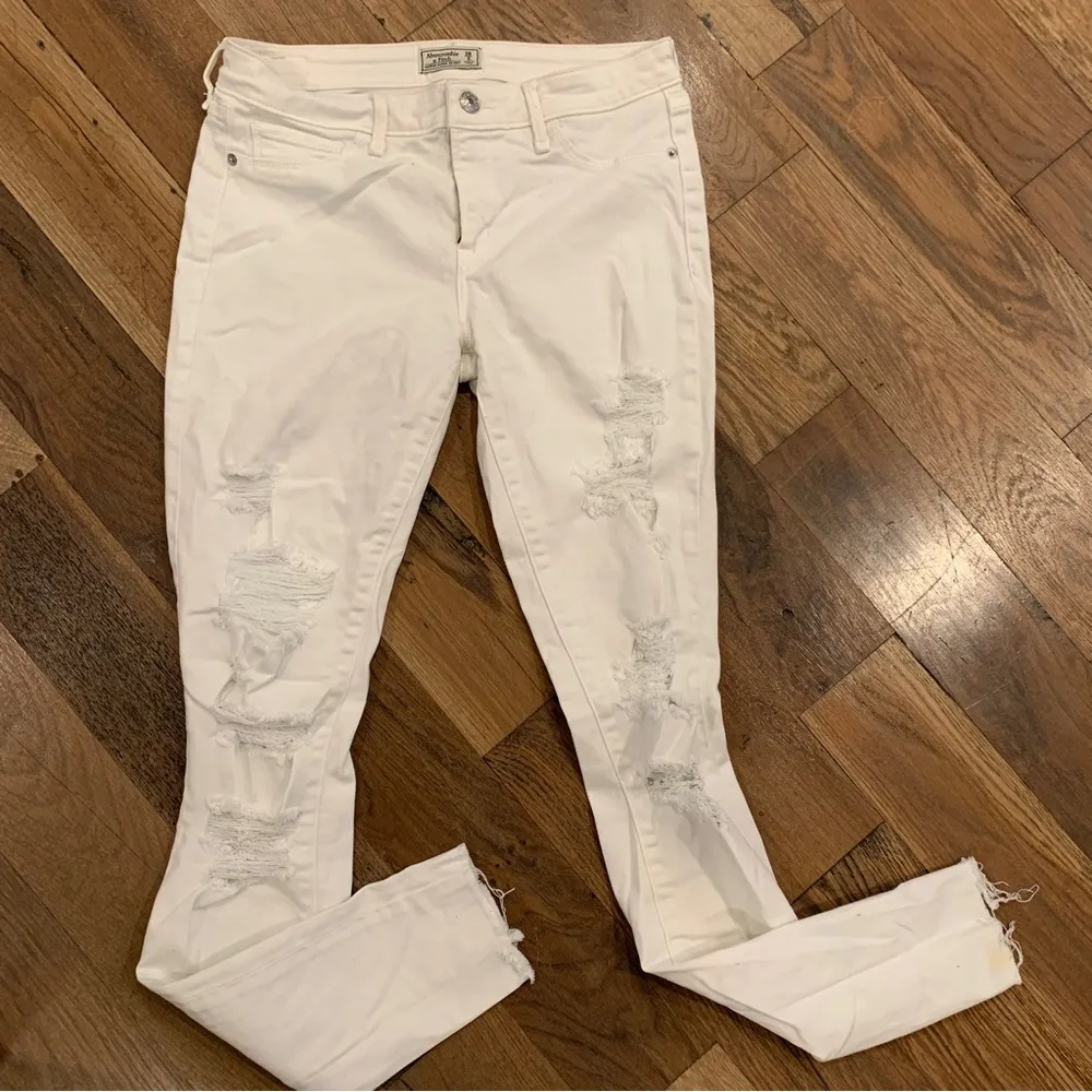 Abercrombie & Fitch Harper Super Skinny White Denim Distressed Jeans Size 26 - Image 4