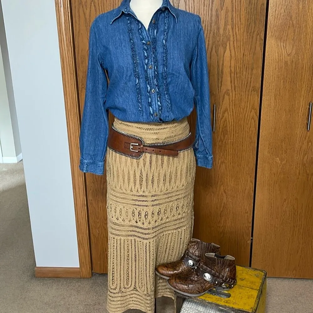 Crazy Horse Denim W/Ruffles Button Up Shirt Size M - Image 2