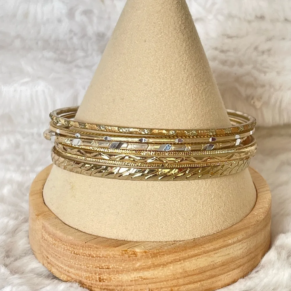 Vintage gold tone bangle bracelets set of 5 - Image 2