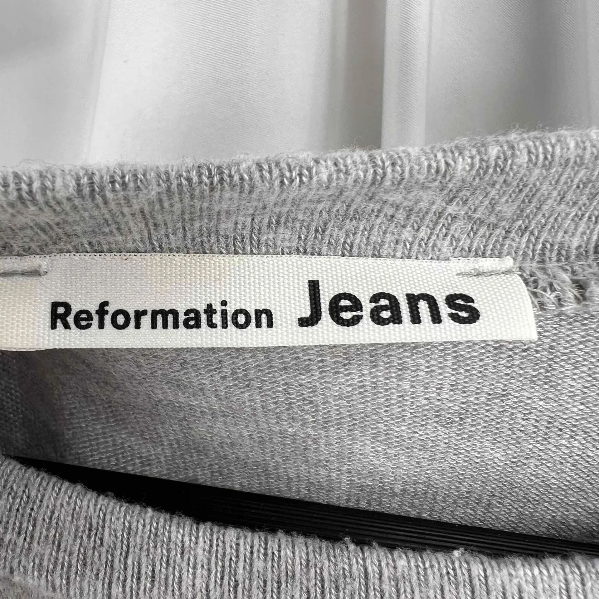 Reformation Sweater Gray Crew Neck Long Sleeve Extra Soft Stretchy‎ Knit Small - Image 3