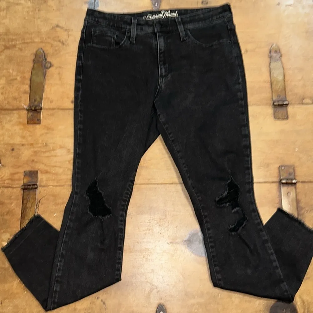 Women's Mid-Rise Skinny Jeans - Universal Thread Black Size 8 - Image 7
