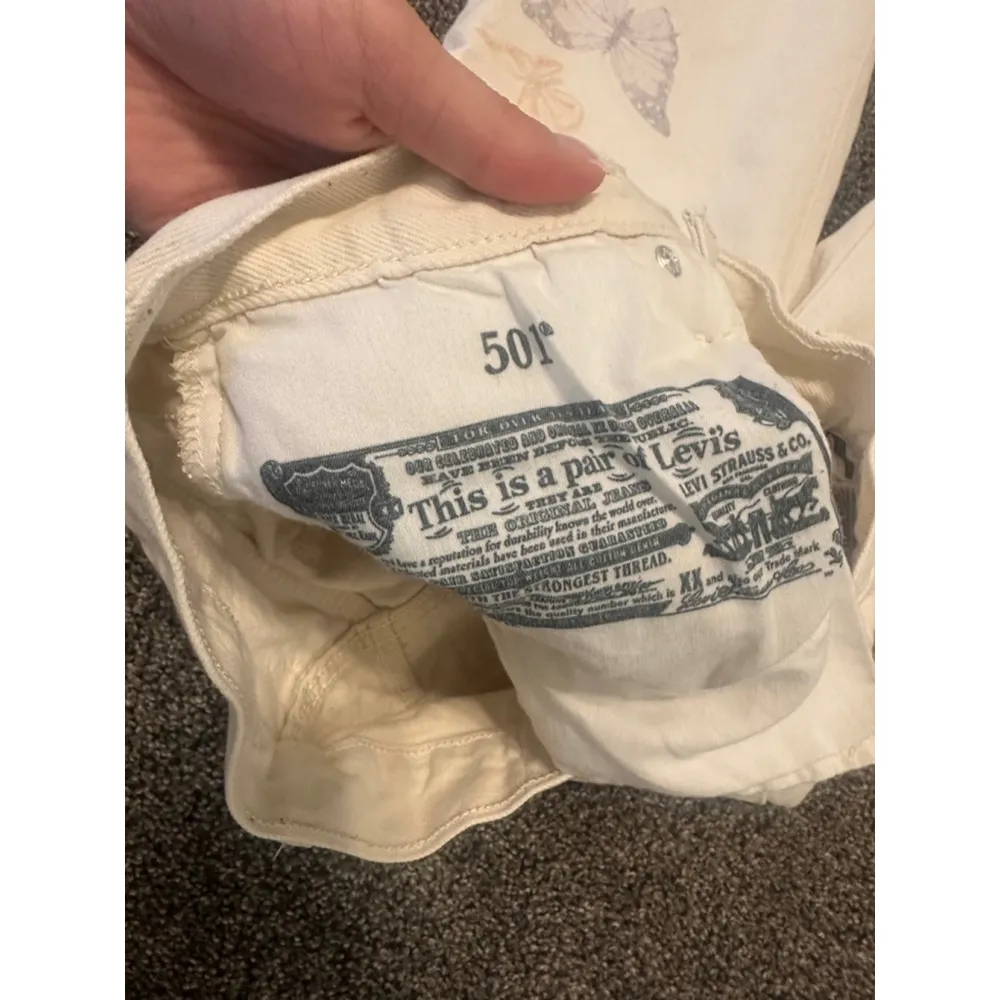 Levi's 501 White High Rise Straight Leg Butterfly Jeans Size 28 - Image 5