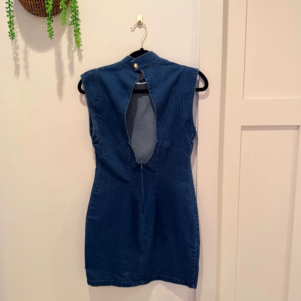 Genuine People Mock Neck Open Back Medium Wash Denim Mini Dress Women's Size S Blue - Image 3