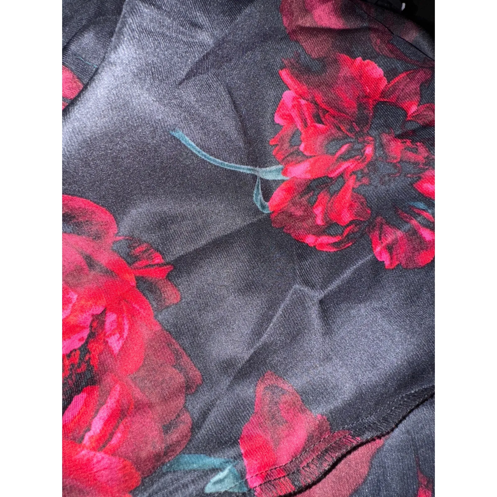 Brand New INC International Concepts Women's Size Small Black Red Floral Robe - Image 5