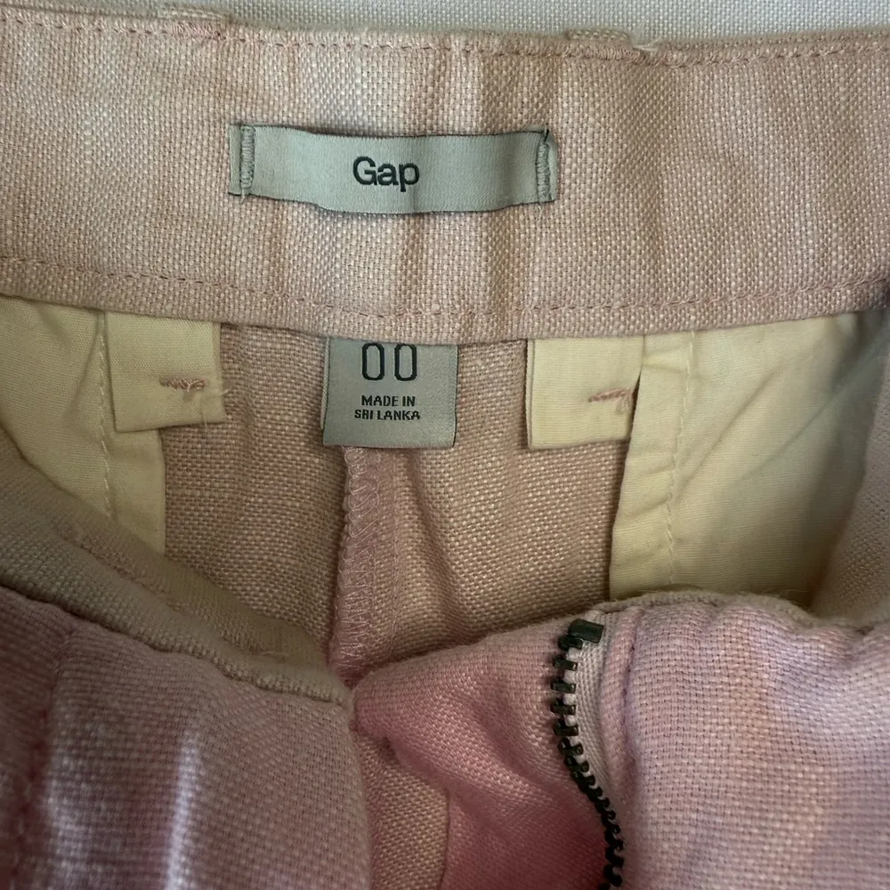 GAP High Waist Pink and Tan Shorts with Adjustable Fit - Image 5