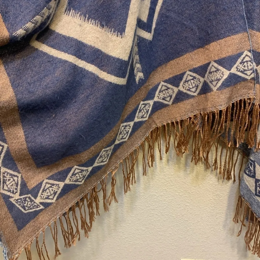 Mudd blue and tan Aztec shawl one size western cowgirlcore cowgirl * shedding - Image 4