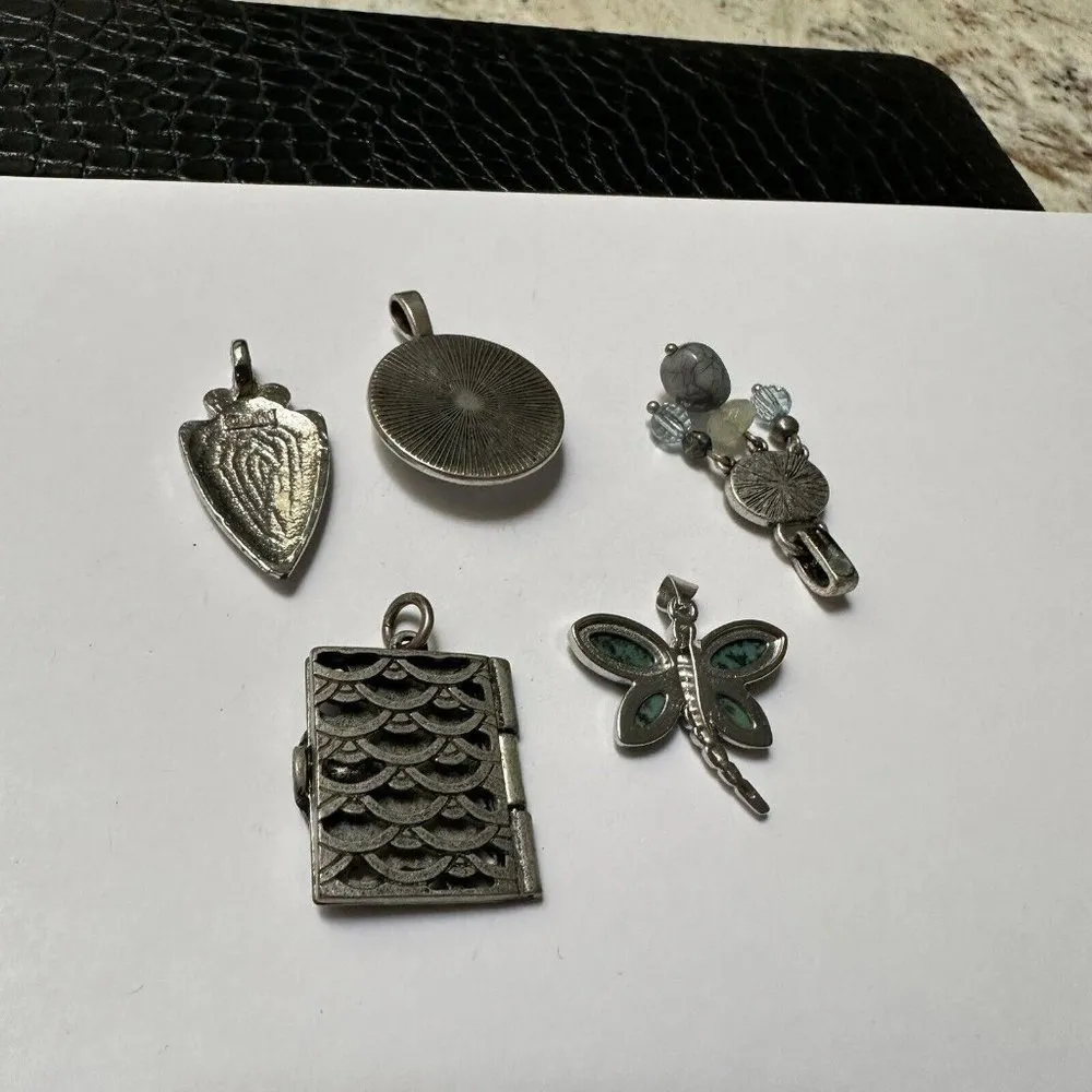 Lot Of 5 Silver Tone Jewelry Pendants / Charms - Image 5