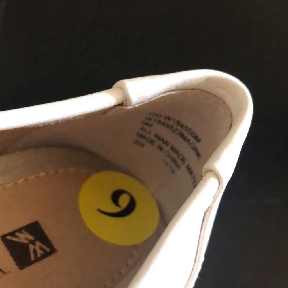 White mountain white flats size 9M new - Image 6