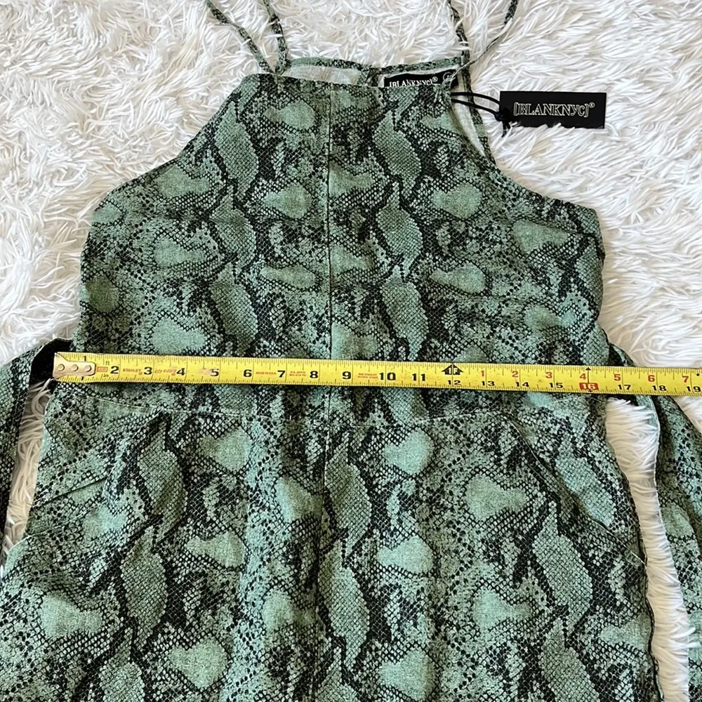 Blank Nyc Women’s Green Snake print linen jumpsuit size Small - Image 6