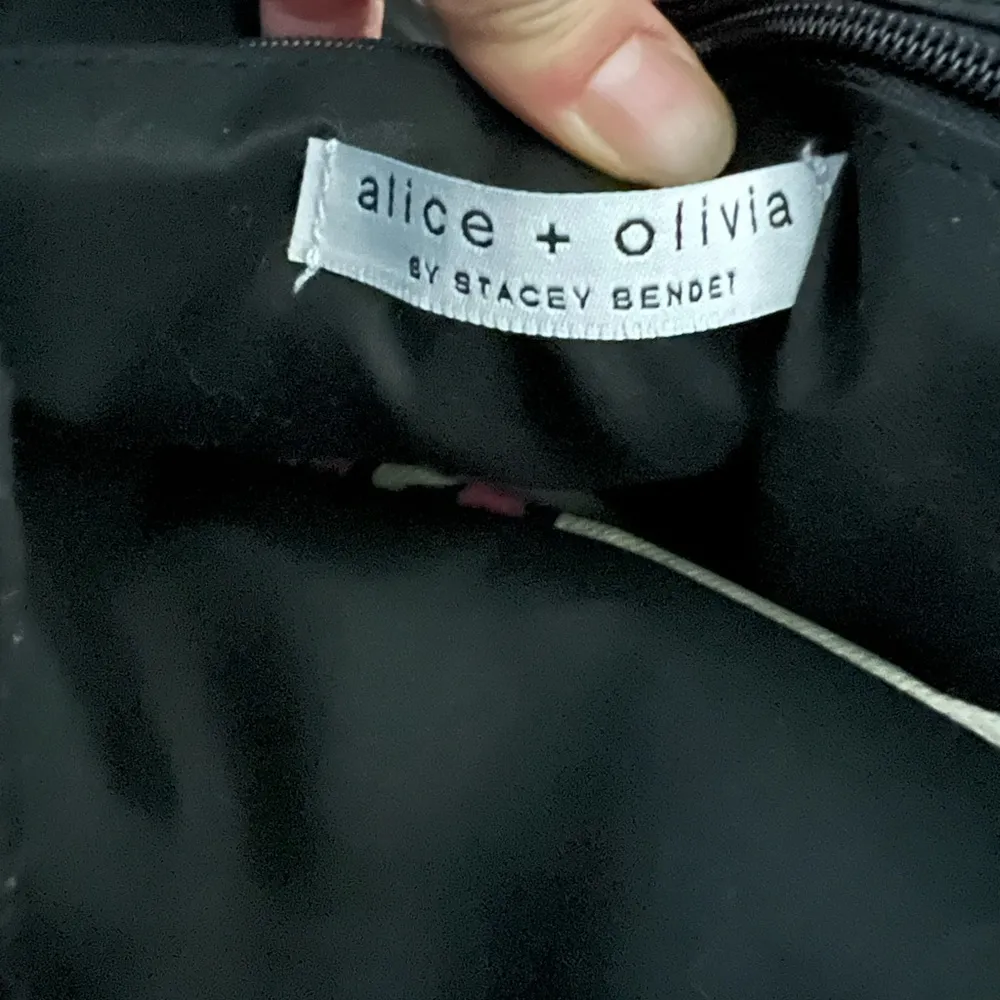 ALICE AND OLIVIA Daisy Print Overnighter Duffle Bag - Image 11