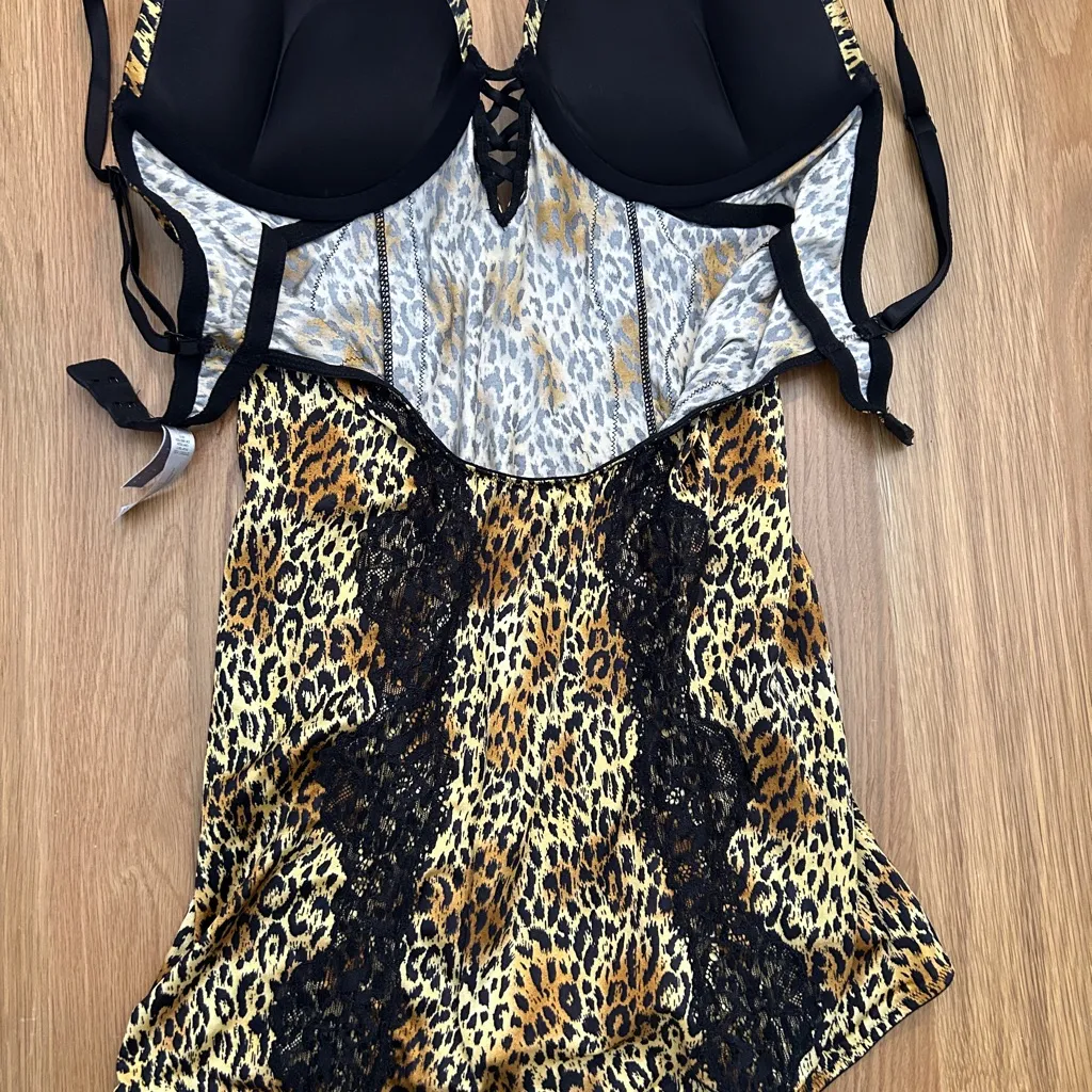 Victoria’s Secret 36B Bombshell Miraculous Plunge Lingerie Top Teddy Padded - Image 5