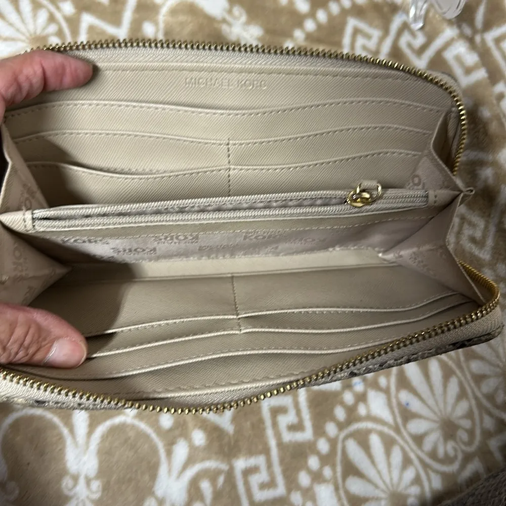 Rare Snake embossed Leather Moxley
Purse / Shoulder Bag with wallet - Image 9