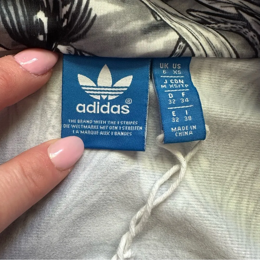 Adidas Originals Florera Water Jungle Black White Grayscale size extra smalll - Image 7