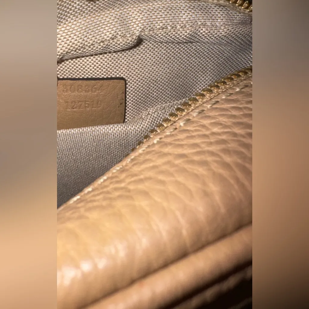 Gucci SOHO Disco Camelia cross body Bag In Brown Pebbled Leather - Image 7