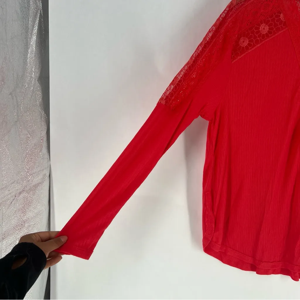 Free People Vibrant Red Ribbed Lace‎ Trimmed Dolman Sleeve Blouse Size M - Image 4