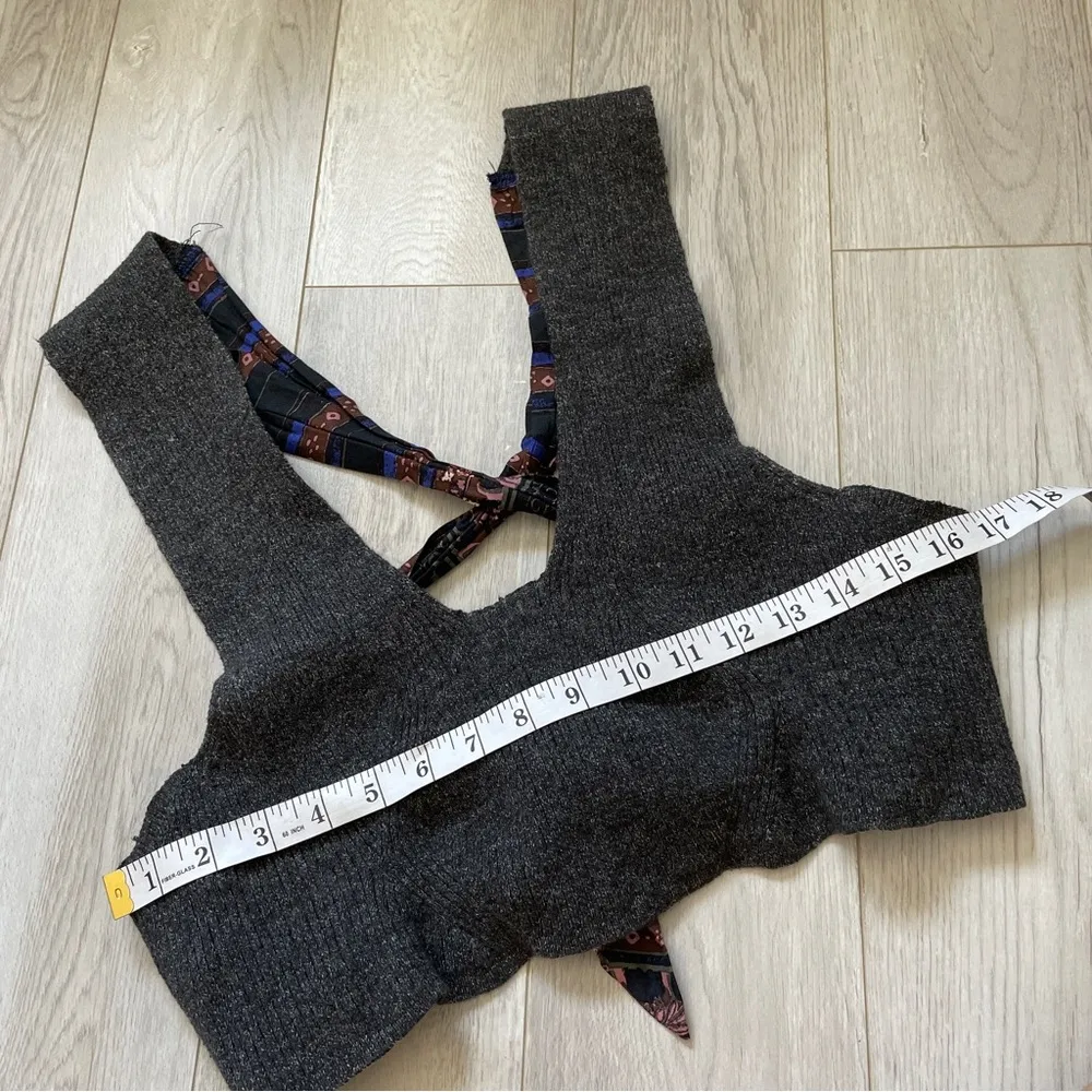 Anthropologie Tie Back Knit Square Neck Cropped Tank Top Gray (Small) - Image 4