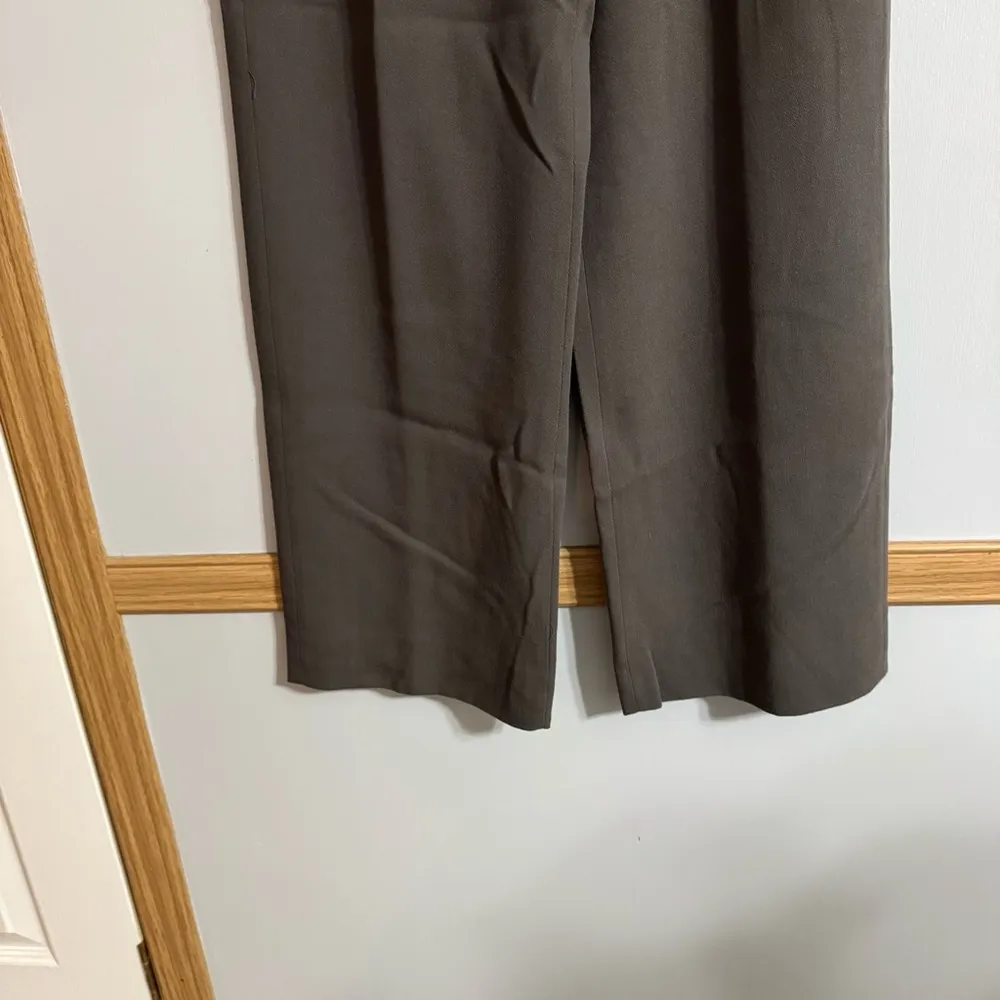 Giorgio Armani Le Collezioni Wool Trousers in Gray Size 4 - Image 7