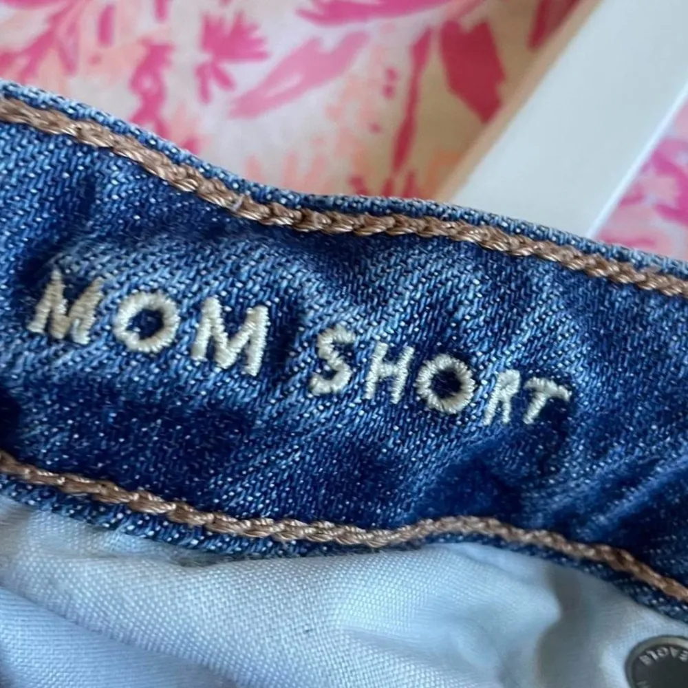 American Eagle Comfort Stretch Waistband Mom Shorts - Image 3